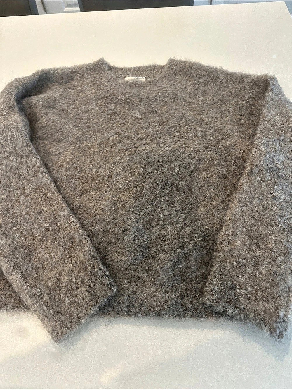 Universal Thread Fuzzy Crewneck Sweater in Brown Size Medium